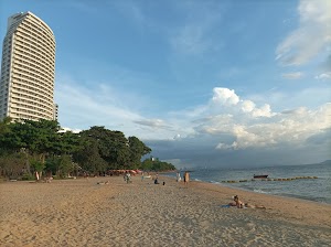 Pratumnak Beach