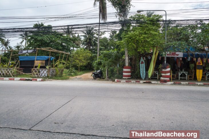 At Ao Ban Thai, the shade disappears by midday