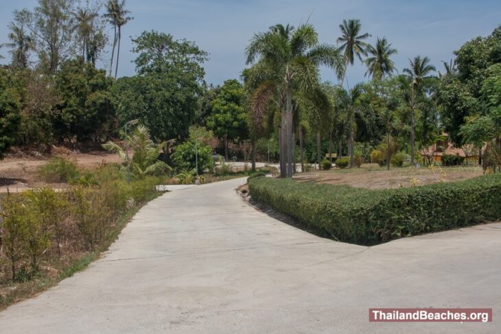 Laem Nan Beach: A Kiddie Pool Paradise