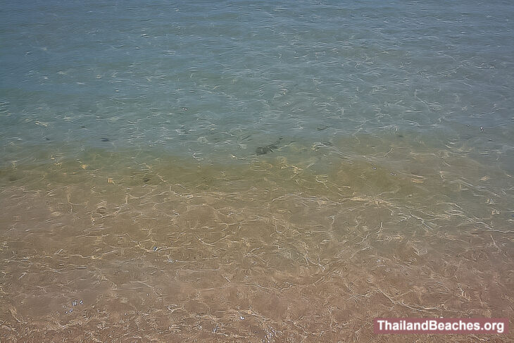 Samrong Bay Beach: A Secluded Beach with Shallow Waters