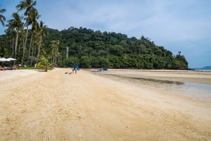 Lo Ba Khao Beach, Phi-Phi Island