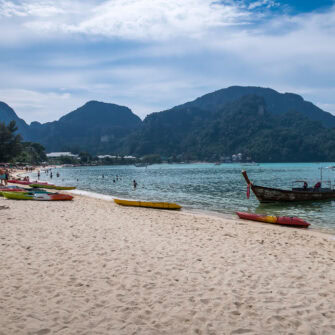 Lo Dalam Beach