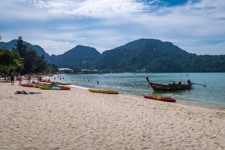 Lo Dalam Beach
