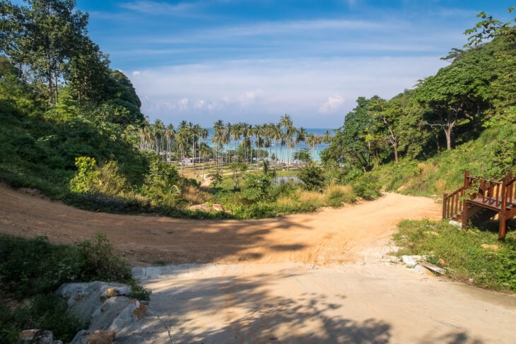 Lo Mo Dee Beach