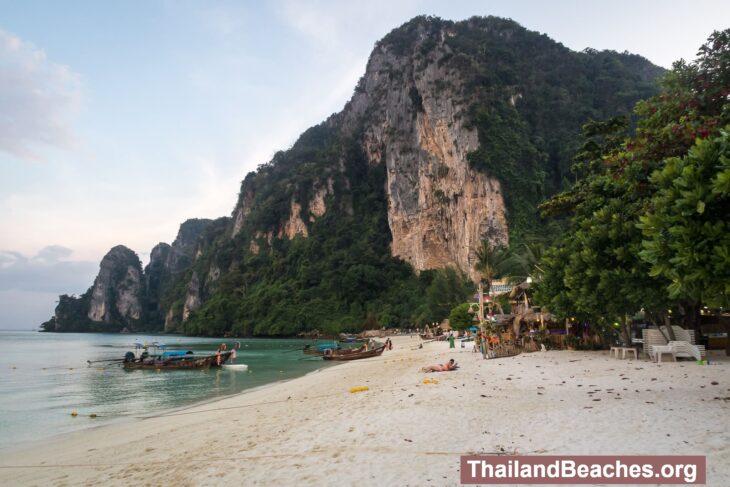 Thon Sai Beach – The Main Beach of Phi Phi Don Island